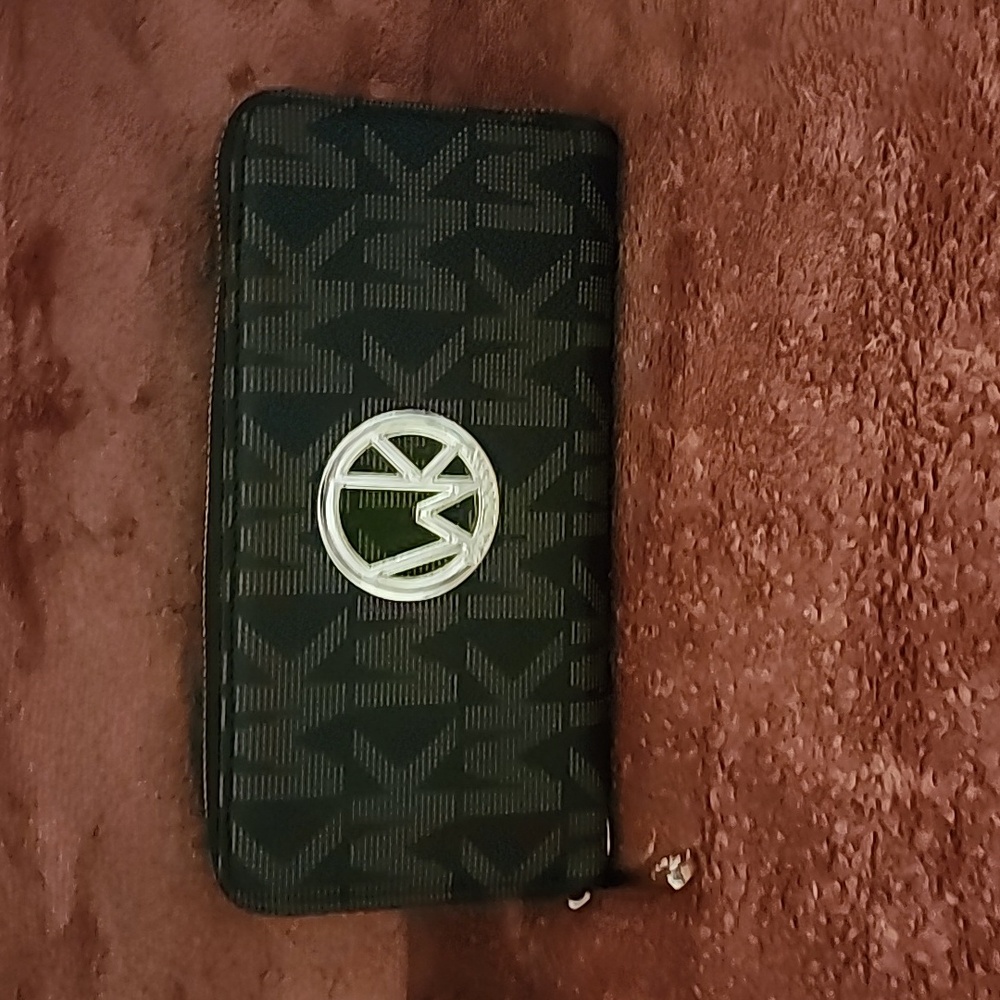 Wendy Keen wallet